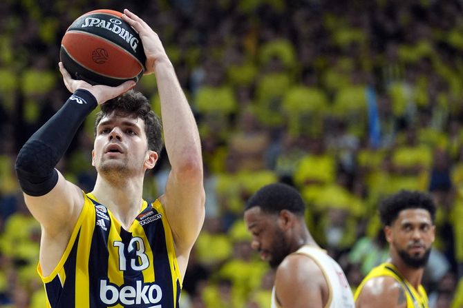 Tarik Biberović - KK Fenerbahče Tarik Biberović - KK Fenerbahče
