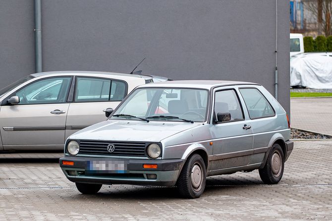 Golf dvojka 2 auto