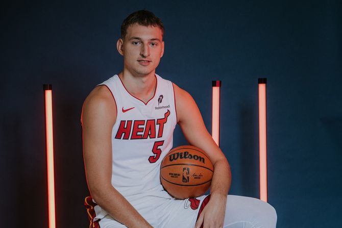 Nikola Jović Nikola Jović