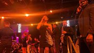 Ceca u crnom miniću raspametila Italijane! Napravila lom usred Riminija, napunila sve do poslednjeg mesta