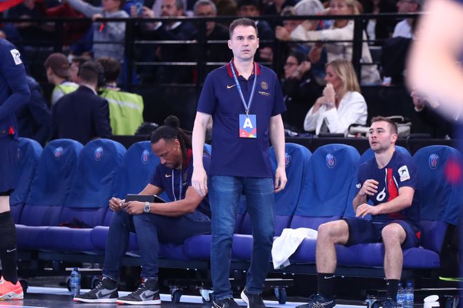 Raul Gonzales Raul Gonzales