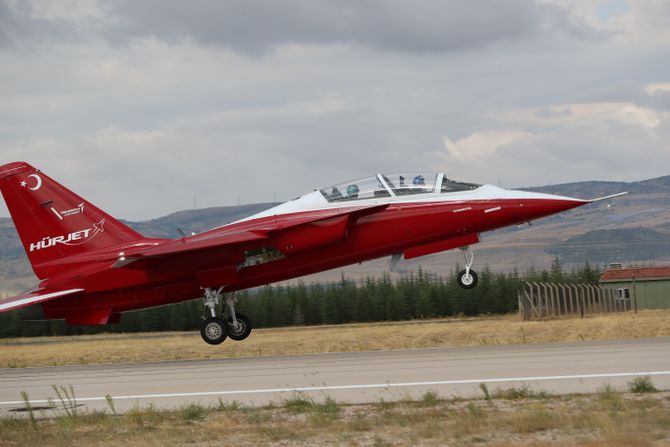 Školsko borbeni avion Hurjet Školsko borbeni avion Hurjet