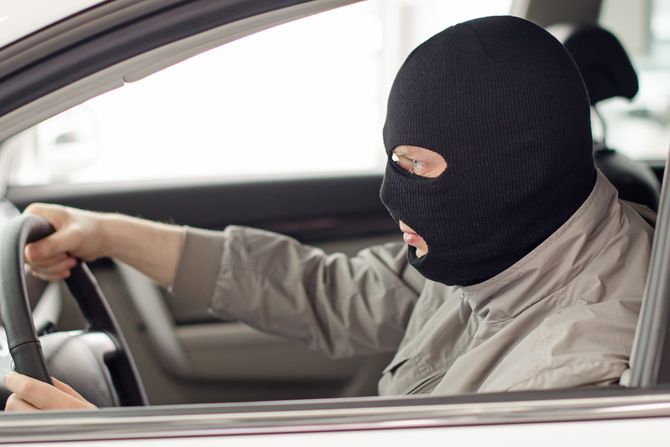 lopov u kolima lopov u kolima