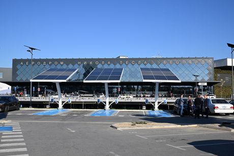 Belgrade Airport postavlja nove standarde Solarni punjaci za e vozila