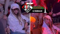 EKSKLUZIVNI SNIMAK Sandre Meljničenko iz Dubaija! Krila se ispod dve kape, a jedan detalj na njoj upada u oči