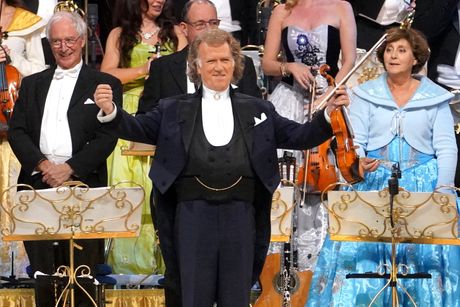 Violinista Andre Rieu u ispunjenoj Beogradskoj areni ispraćen ovacijama