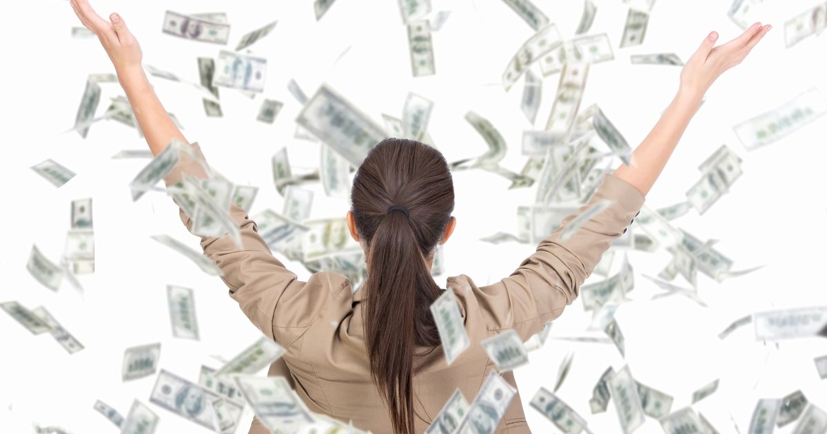 Woman wins 29,000 euros in lottery, reveals what brought her luck: "I carry it in my wallet"