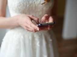 mlada, venčanica, poruka, telefon