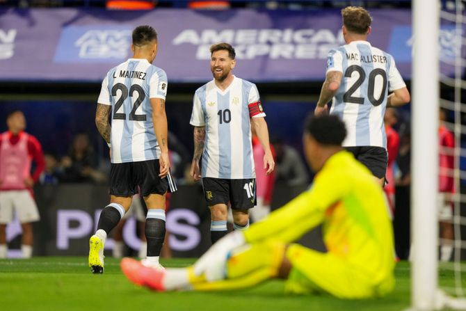 Lautaro Martinez i Lionel Mesi - fudbaleri Argentine