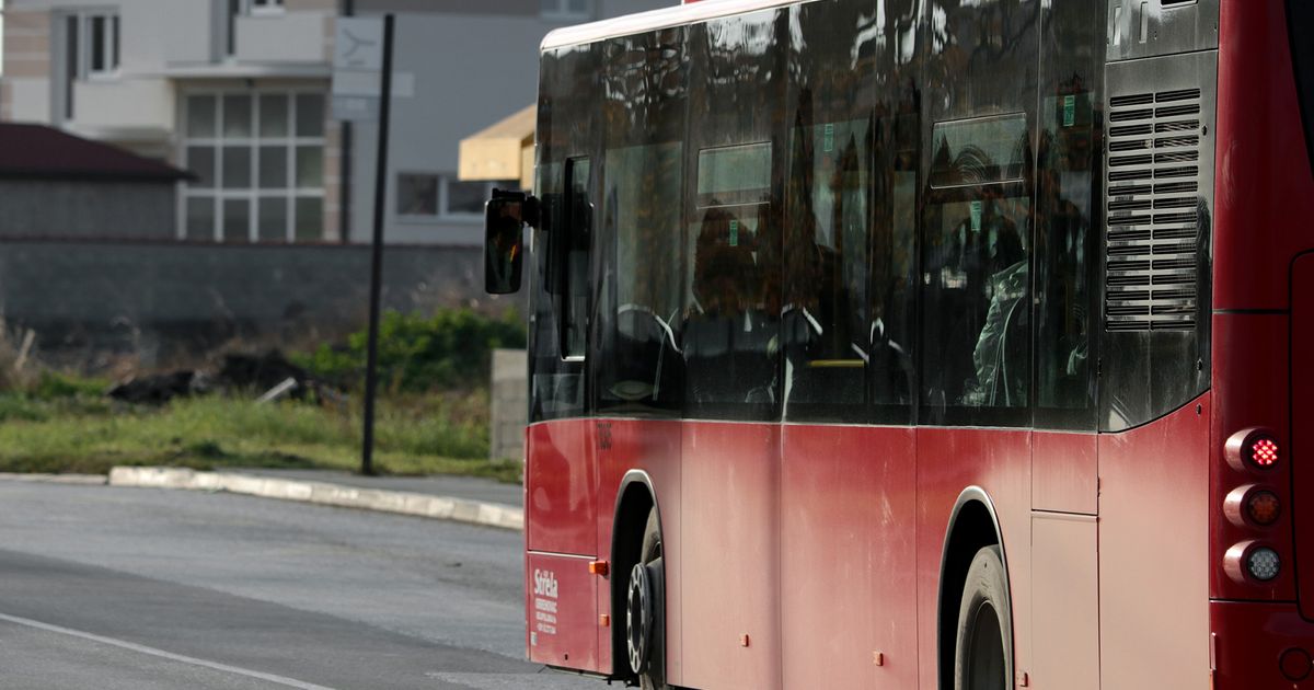 Jezivi detalji napada na vozača u Sremskim Karlovcima: Slikao divlje parkiran auto, a vlasnik nasrnuo s leđa