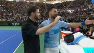 "Potrebna mi je pomoć...": Novak pravio šou u Buenos Ajresu na oproštaju legendarnog Del Potra