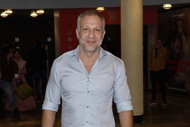 Održana premijera predstave "Čarli Čaplin - Svetla velegrada" u Beogradskom dramskom pozorištu Održana premijera predstave "Čarli Čaplin - Svetla velegrada" u Beogradskom dramskom pozorištu