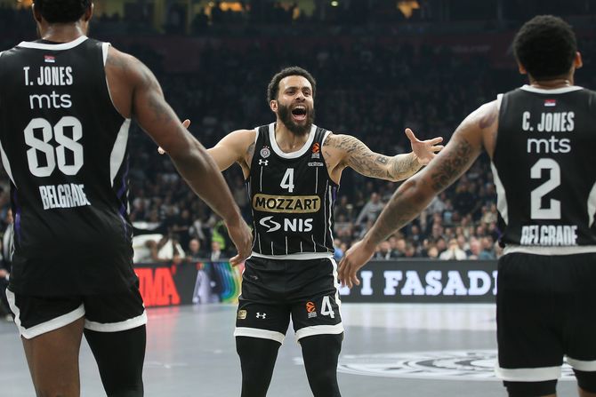 Dvejn Vošington, KK Partizan, Tajrik Džons, Karlik Džons