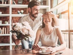 dečko i devojka, dečko, emotivni par, ljubavni par, par, devojka, cveće