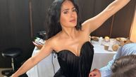 Ima najbujnije grudi Holivuda i telo koje prkosi godinama: Salma Hajek na naslovnici magazina zaustavila vreme
