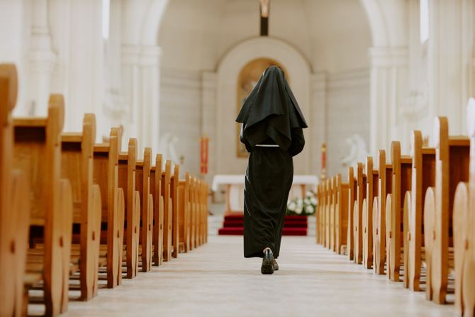 Časna sestra Časna sestra