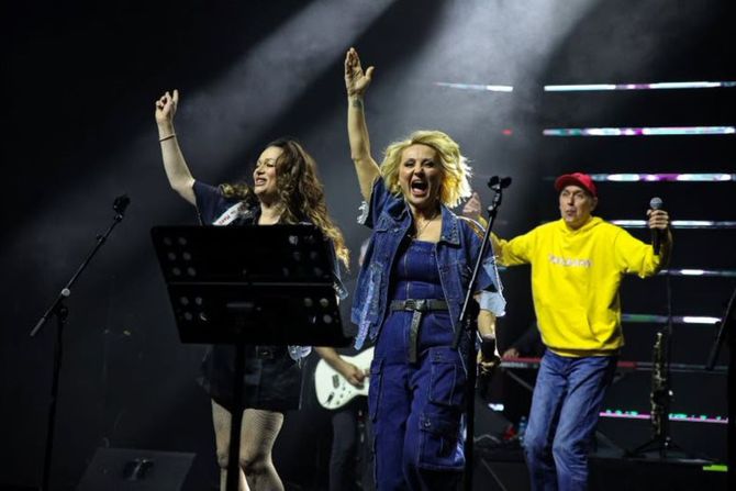 Eksplozivno pop veče 90-ih u punoj mts Dvorani, grupa Tap 011 održala prvi od četiri zakazana koncerta Eksplozivno pop veče 90-ih u punoj mts Dvorani, grupa Tap 011 održala prvi od četiri zakazana koncerta