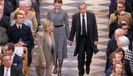 Karla Bruni je nerealno ŠIK dok u suzama prati Sarkozija u zatvor: Crno od glave do pete, uz muža do kraja