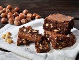 Kolač sa lešnicima