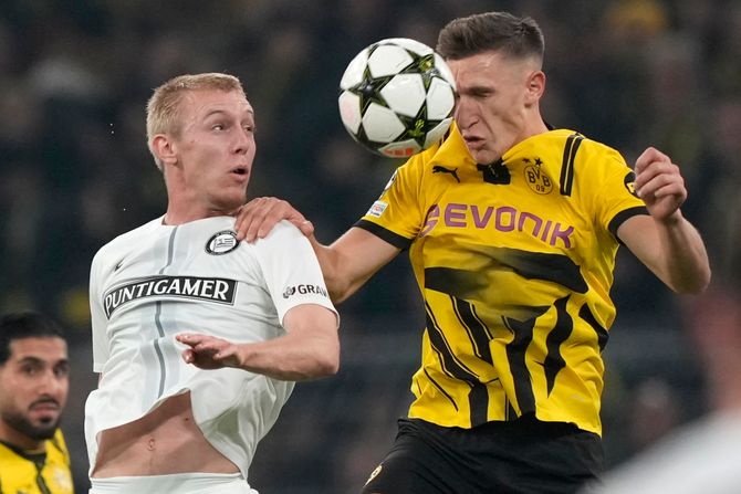 Mika Bieret i Niko Šloterbek FK Šturm FK Borusija Dortmund