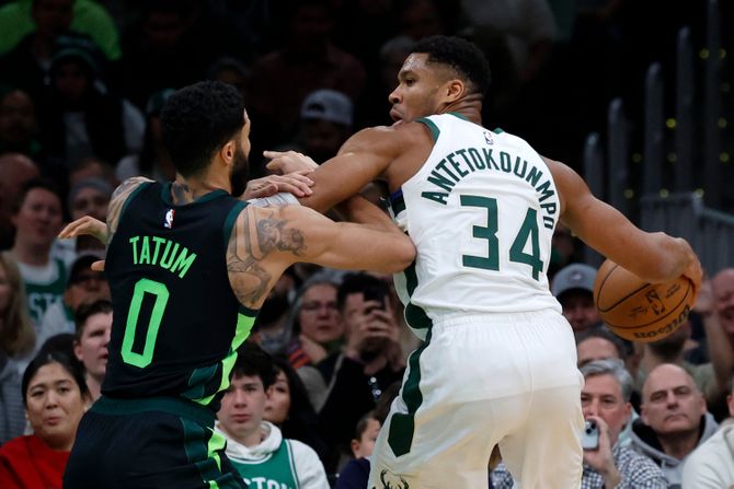 Džejson Tejtum i Janis Adetokumbo, Boston Seltiks - Milvoki Baks Džejson Tejtum i Janis Adetokumbo, Boston Seltiks - Milvoki Baks