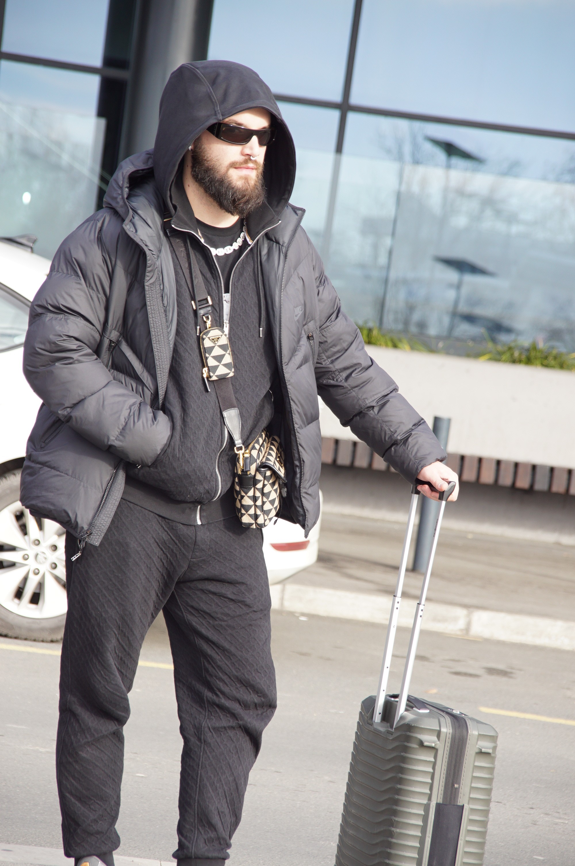 Nući u bolnici, priključen na infuziju: Usred noći slikom sve zabrinuo