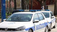 U Budvi našli povređenog čoveka kako leži ispred kafića: Kada je policija stigla, ispričao im stravičnu priču