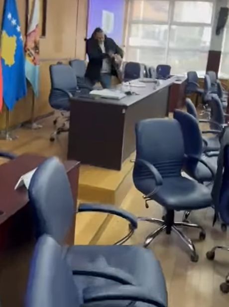 Gezim Svečla, Priština Gezim Svečla, Priština
