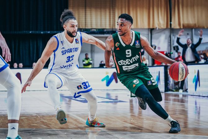Kaza Kadžami Kin (KK Spartak) - Brinton Lemar (Cedevita Olimpija) Kaza Kadžami Kin (KK Spartak) - Brinton Lemar (Cedevita Olimpija)