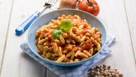 U kuhinji poznatog glumca: Pasta u sosu od paradajza sa leblebijama na italijanski način