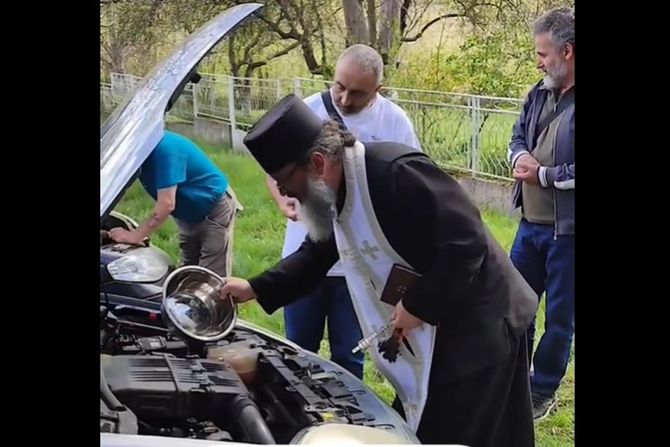 sveštenik, kola, auto