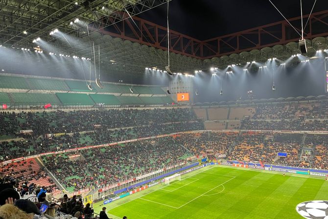 San Siro, Milan - Zvezda