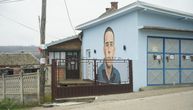 Na kući mučki ubijenog Aleksandra (17) njegov anđeoski lik: Mural u Malom Orašju seća na izgubljenu madost