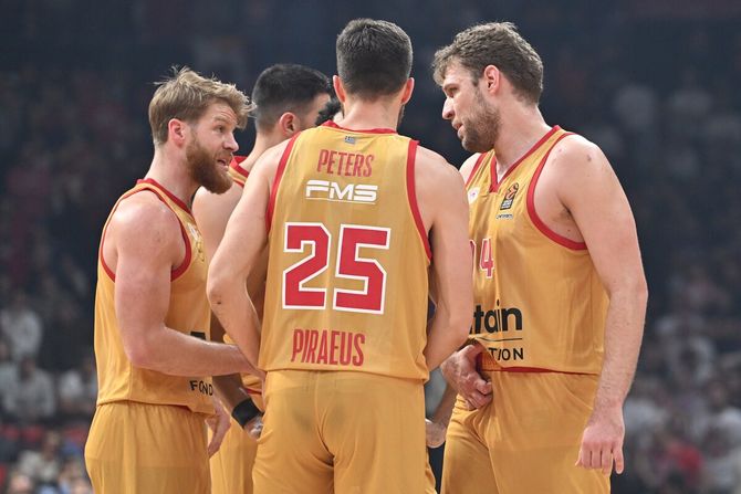Saša Vezenkov KK Olimpijakos Saša Vezenkov KK Olimpijakos