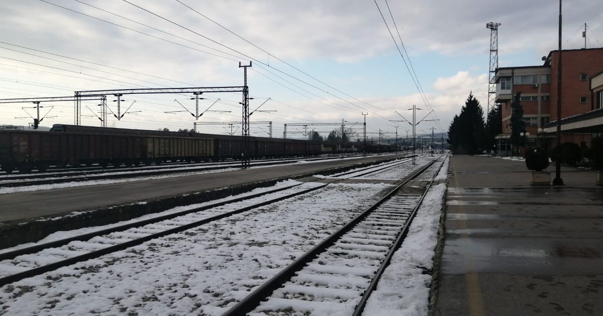 Saobraćajni kolaps na pruzi Kosjerić - Požega, vozovi stajali satima: Smetnje otklonjene tek oko ponoći