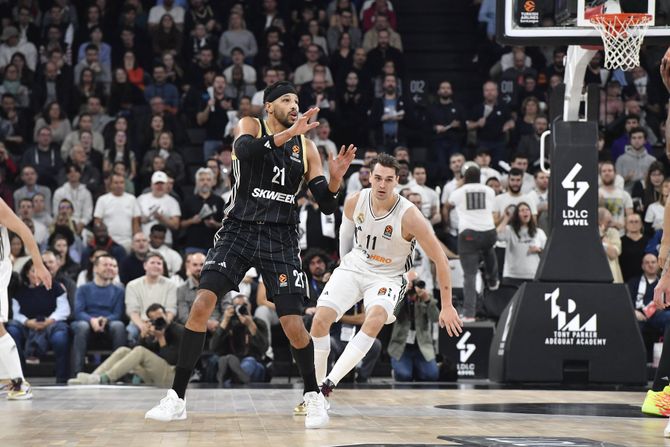 Andre Roberson i Mario Hezonja - KK ASVEL - KK Real