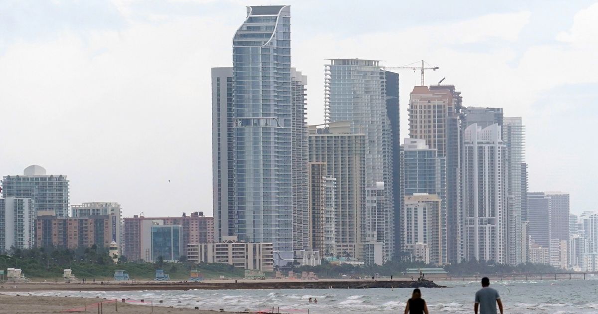 Luksuzni hoteli i visokogradnje tonu na popularnoj plaži, stručnjaci priznaju da su iznenađeni: "Čudno je..."