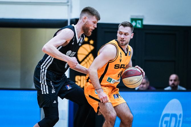 KK Split - KK Dubai, Davis Bertans KK Split - KK Dubai, Davis Bertans