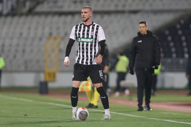 Nihad Mujakić - FK Partizan Nihad Mujakić - FK Partizan