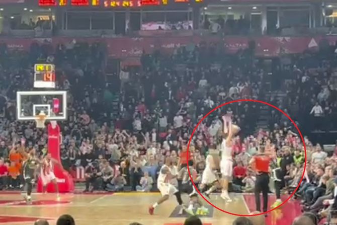 Karlik Džons poslednji napad Karlik Džons poslednji napad