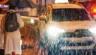 Nezapamćena scena u Subotici: Automobil se probija kroz vodu poput glisera
