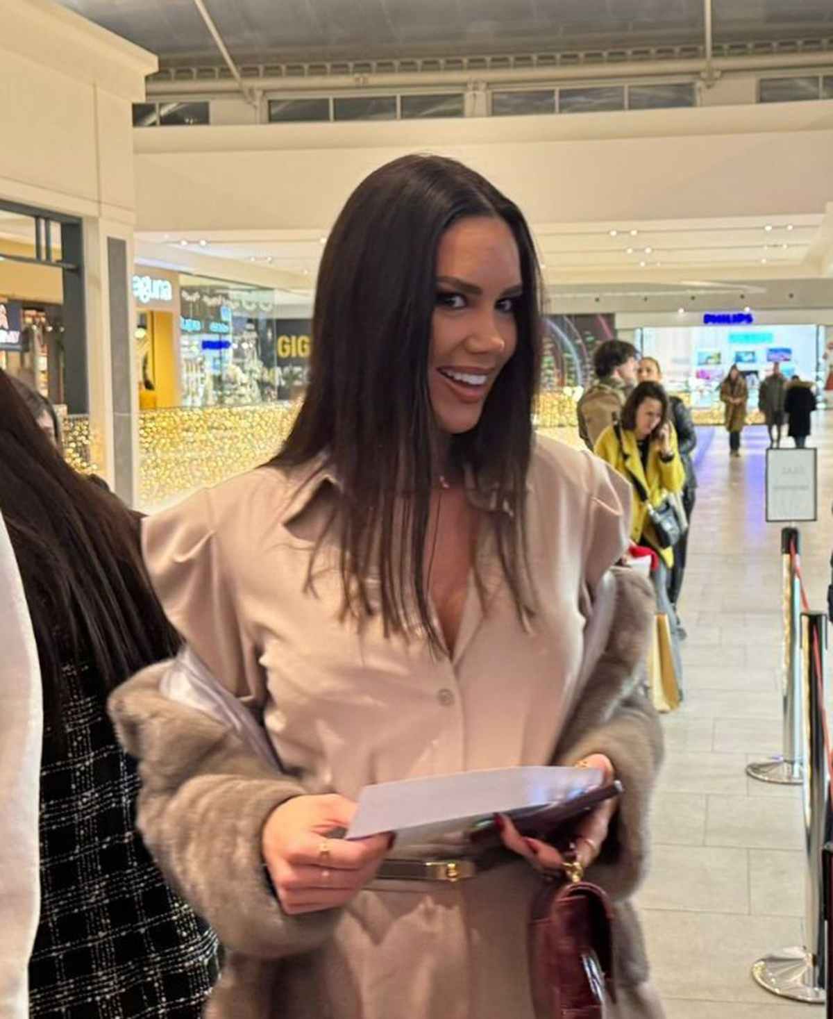Starleta je imala starijeg sponzora u kolicima, gladovala 10 sati da bi smršala 14kilograma: Iva je sada bomba