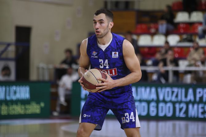 Kenan Kamenjaš - KK Budućnost Kenan Kamenjaš - KK Budućnost