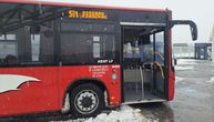 Odvratna scena iz beogradskog autobusa: Pljunuo ženu, pa se zacenio od smeha