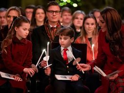 Britanija kraljevska porodica Božićna služba princeza Šarlot princ Luis Kejt Midlton