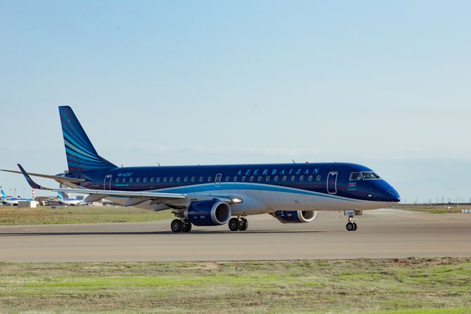 Azerbaijan airlines Embraer 190