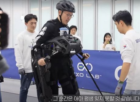 Južna Koreja robot "Iron Man" koji pomaže paraplegičarima