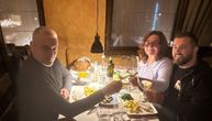 Čeda Jovanović i Ana Bekuta u provodu: Otišli u skupoceni restoran, društvo im pravi još jedan muškarac