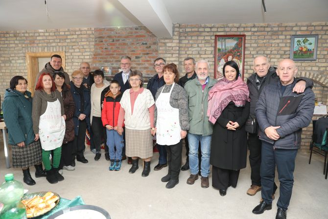 Ministra Ristić obišao novinarsku kuću