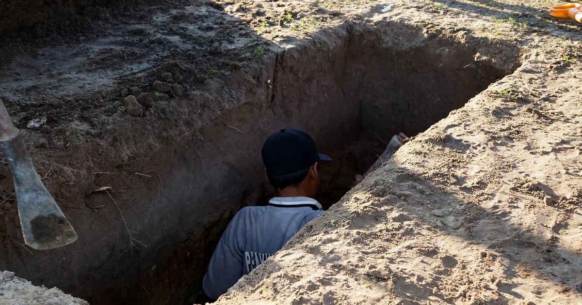 Iskopao telo majke iz groba i odneo ga kući: Kad su ga pitali zašto, njegov odgovor je iznenadio sve